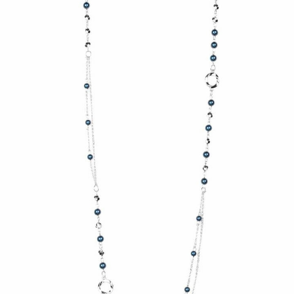 3/$10 Really Refined blue necklace with earrings - Picture 2 of 2